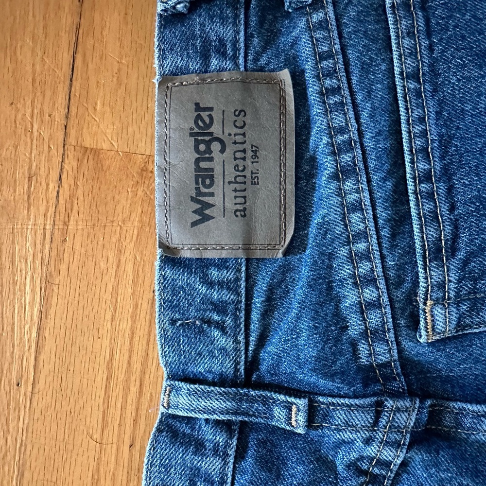 Wrangler Men's Straight Blue Jeans - Picture 3 of 4